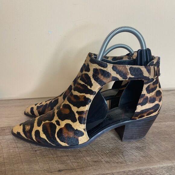 Size 8 Sole Society Cheetah Print Cow Hair Booties ankle shoes - Picture 1 of 7